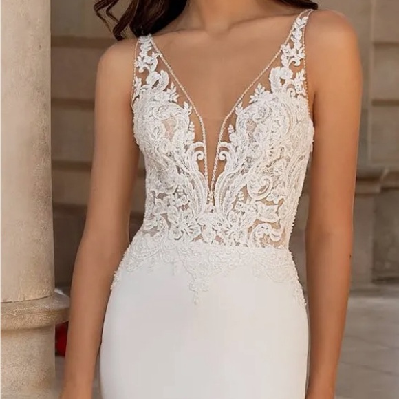 Pronovias Erandi Wedding Dress (street size 12 with alterations) - Picture 1 of 9